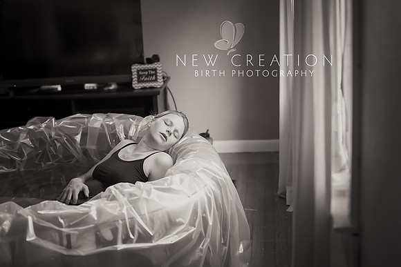 Mills-Cedar-Rapids-Homebirth-Photographer-6733bw