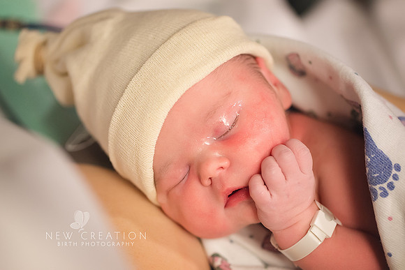 Toll Iowa Birth Photographer 1017